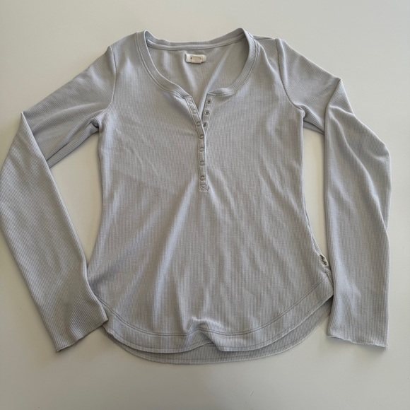 UpWest-Thermal-Waffle Knit-Base Layer-Thumb Holes-Henley-Women’s-M - Picture 1 of 10